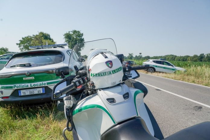 Peschiera Borromeo (MI), incidente mortale per un agente della Polizia locale durante un inseguimento nella notte