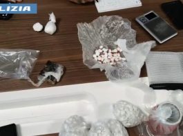 Droga nascosta nel comignolo e recuperabile con una lenza, arrestato pusher a Ostia
