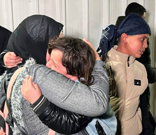 Gaza, nuovo gruppo di palestinesi in rientro verso la Striscia attraverso il valico di Rafah