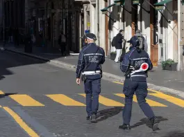 Esplosione in una palazzina del centro storico a Roma, un ferito