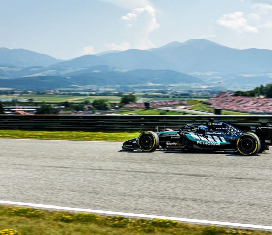 F1, Russell completa il weekend perfetto e vince in Austria davanti a Verstappen e Antonelli. Deludono le Ferrari