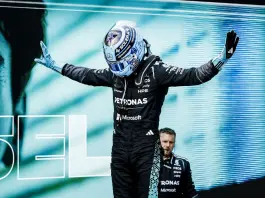 F1, Russell completa il weekend perfetto e vince in Austria davanti a Verstappen e Antonelli. Deludono le due Ferrari