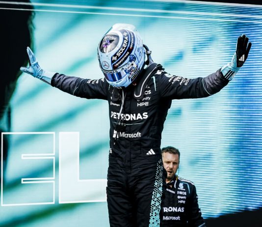 F1, Russell completa il weekend perfetto e vince in Austria davanti a Verstappen e Antonelli. Deludono le due Ferrari