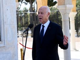Tunisia, il presidente Saied in visita a sorpresa nei quartieri di Intilaka e Mnihla