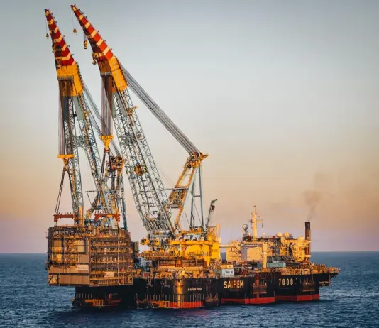 Saipem 7000 completa il sollevamento del modulo per il trattamento del gas per il progetto Bouri in Libia