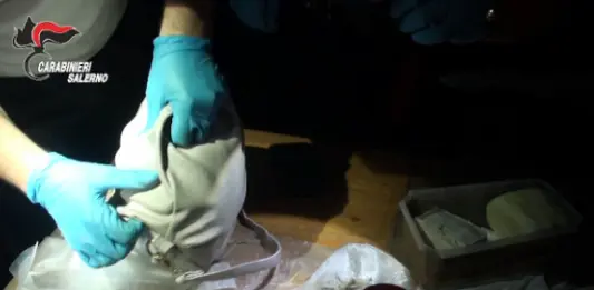 Detenzione di droga ai fini di spaccio, un arresto a Salerno