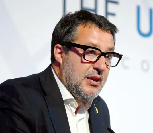 Salvini “Non mi faccio intimidire da chi brucia la mia immagine”