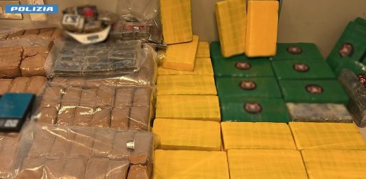 Maxi sequestro di droga nel Milanese, arrestato 42enne con 45 kg di cocaina / Video