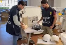Torino, sequestrata l’intera linea di produzione di una società che realizzava caschi con marchi contraffatti