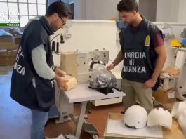 Torino, sequestrata l’intera linea di produzione di una società che realizzava caschi con marchi contraffatti
