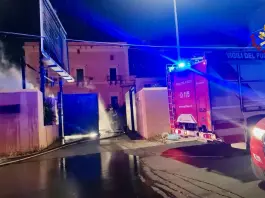 Nuovo attentato incendiario contro la Sicily by Car, a fuoco 11 vetture nel deposito a Palermo. Dragotto “Non sappiamo cosa vogliono”
