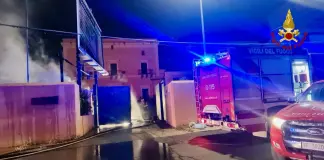 Nuovo attentato incendiario contro la Sicily by Car, a fuoco 11 vetture nel deposito a Palermo. Dragotto “Non sappiamo cosa vogliono”