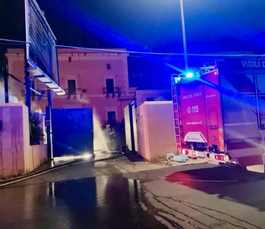 Nuovo attentato incendiario contro la Sicily by Car, a fuoco 11 vetture nel deposito a Palermo. Dragotto “Non sappiamo cosa vogliono”