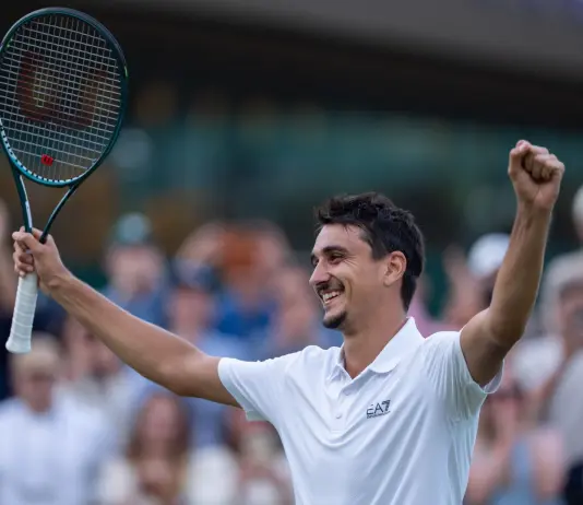 Sonego avanza al secondo turno di Wimbledon, eliminato Arnaldi. Bene Paolini e Grant
