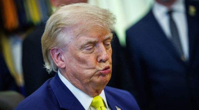 Dall’Iran alla sicurezza nazionale, Trump perde controllo e diventa più pericoloso