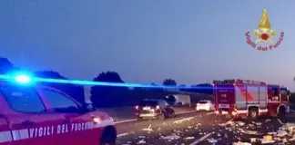 Scontro tra un camper e un camion sull’A1 all’altezza di Modena, sei feriti tra cui un neonato