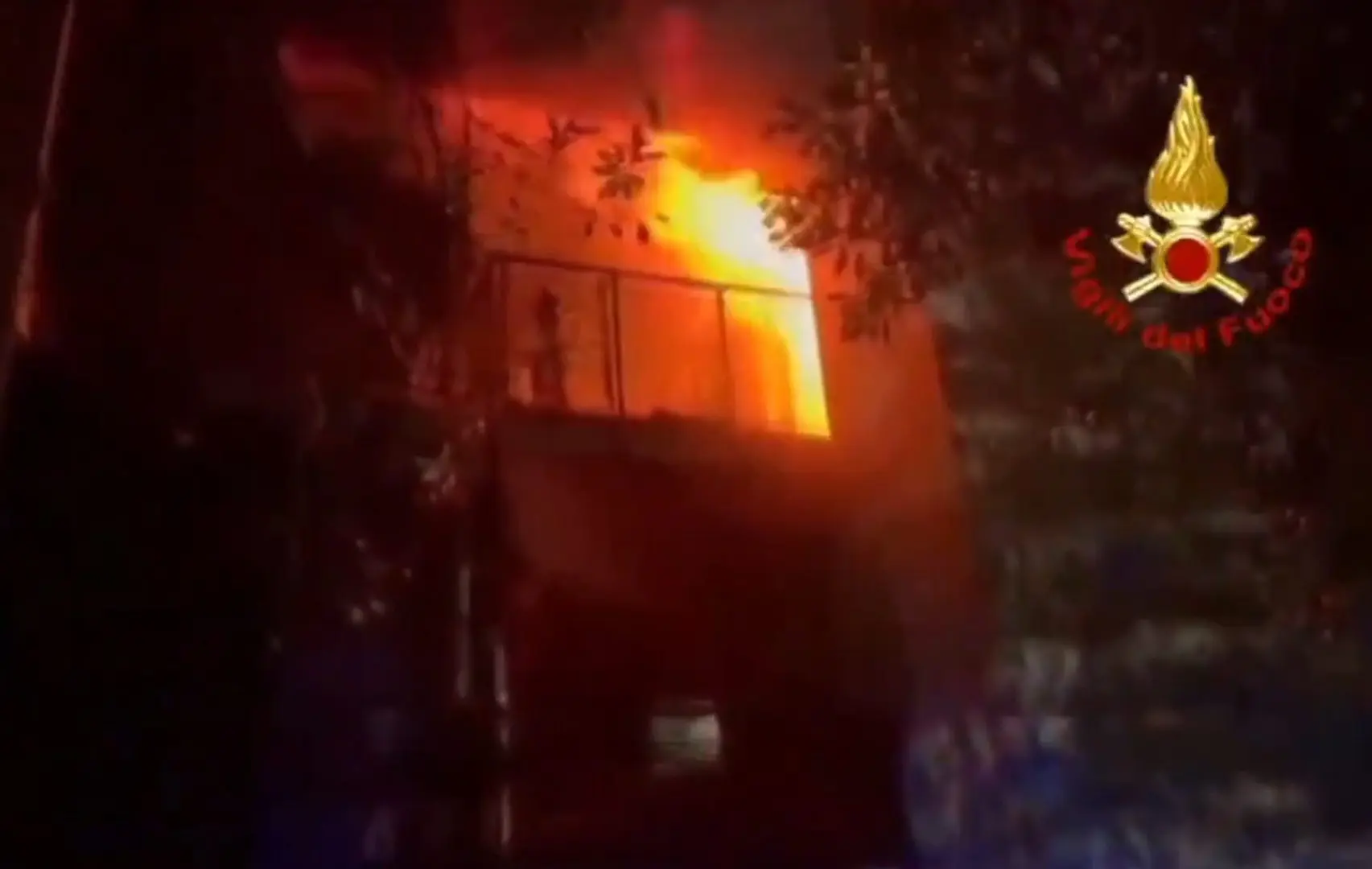 Incendio distrugge un appartamento in provincia di Trieste, due persone in ospedale Incendio distrugge un appartamento in provincia di Trieste, due persone in ospedale