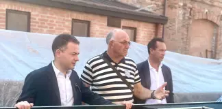 Venezia, il sindaco Venturini al varo di una nuova gondola da traghetto