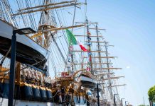 Nave Amerigo Vespucci si prepara a raggiungere New York