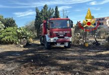 Emergenza incendi nel Cagliaritano, a Elmas evacuata una scuola
