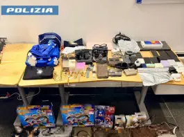 Emporio del furto scoperto nei pressi di una stazione, 5 fermi a Roma