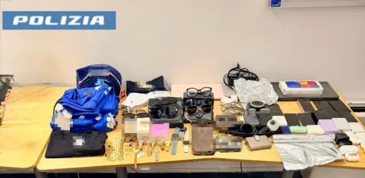 Emporio del furto scoperto nei pressi di una stazione, 5 fermi a Roma