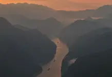 Cina: la gola di Wuxia si illumina all’alba (3)