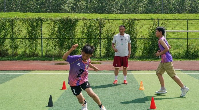 Cina: bambini delle zone rurali inseguono sogni calcistici nell’Anhui (2)