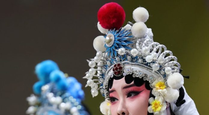 Cina: giovani artisti tengono viva l’opera Qinqiang a Xi’an (3)