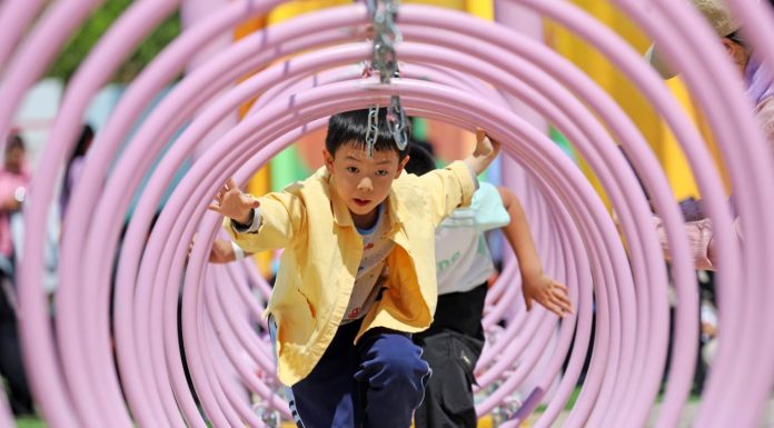 Cina: studenti in pausa primaverile nella Mongolia Interna (2)