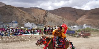 Cina: Xizang, popolazione celebra Ongkor Festival per raccolti abbondanti (1)