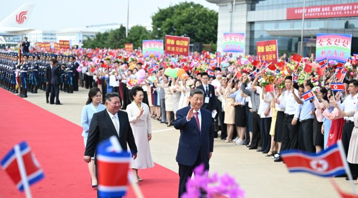 DPRK: visita di Stato di Xi si conclude con solenne cerimonia (2)
