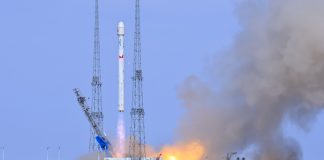 Cina: lanciati due satelliti nello spazio con razzo Zhuque-2E Y6