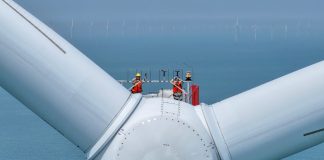 Cina: Jiangsu, manutenzione di turbine eoliche offshore in vista dell’estate (1)