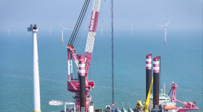 Cina: Jiangsu, manutenzione di turbine eoliche offshore in vista dell’estate (3)