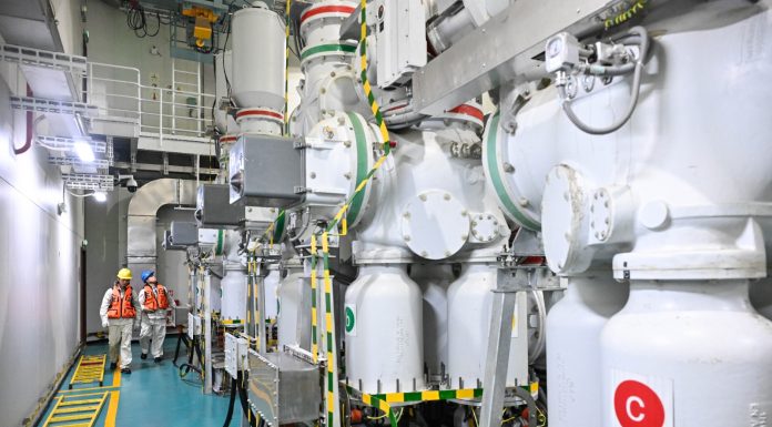 Cina: Jiangsu, manutenzione di turbine eoliche offshore in vista dell’estate (2)