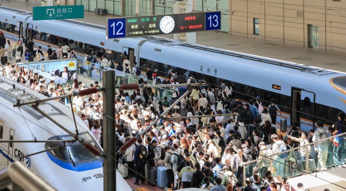Cina: viaggi ferroviari record a 1,9 mld nei primi cinque mesi del 2026