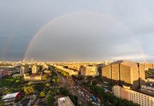 Cina: un arcobaleno illumina il cielo sopra Pechino (2)
