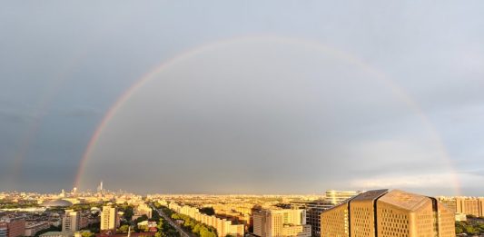 Cina: un arcobaleno illumina il cielo sopra Pechino (2)