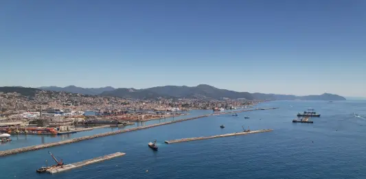 Webuild, la nuova diga foranea di Genova avanza in mare aperto: posato il ventiquattresimo cassone