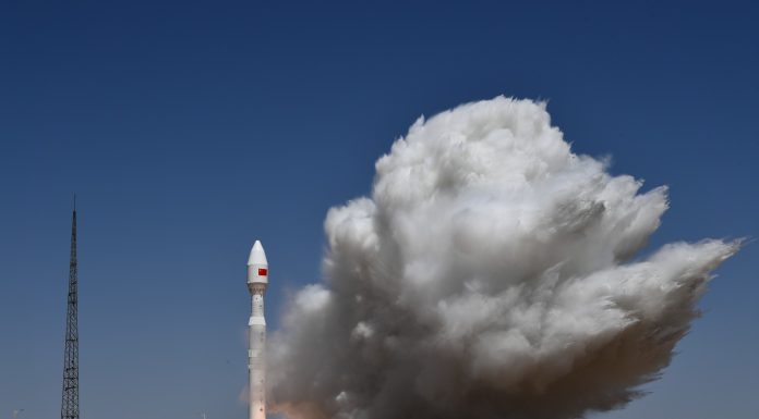 Cina: razzo Lijian-1 Y14 porta in orbita otto satelliti (1)