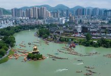 Cina: Guizhou, parate a tema per il Dragon Boat Festival (2)