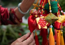 Cina: a Xucun artigianato tradizionale per Dragon Boat Festival (1)