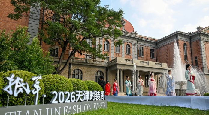 Cina: a Tianjin la moda tradizionale diventa un ponte tra culture (3)
