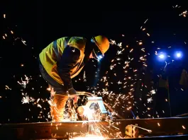Cina: manutenzione su ferrovia Qinghai-Xizang prima del picco viaggi estivo (2)