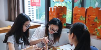 Cina: Jiaxing innova la tradizione degli zongzi (2)