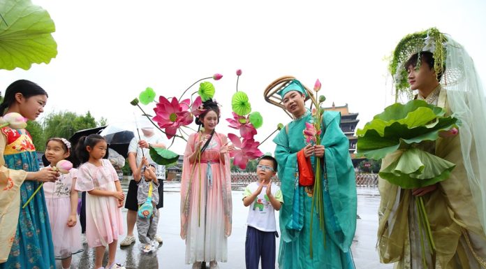 Cina: in corso in tutto il Paese le vacanze per il Dragon Boat Festival (2)