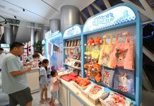 Cina: Tianjin, complesso commerciale sul fiume promuove economia notturna (3)