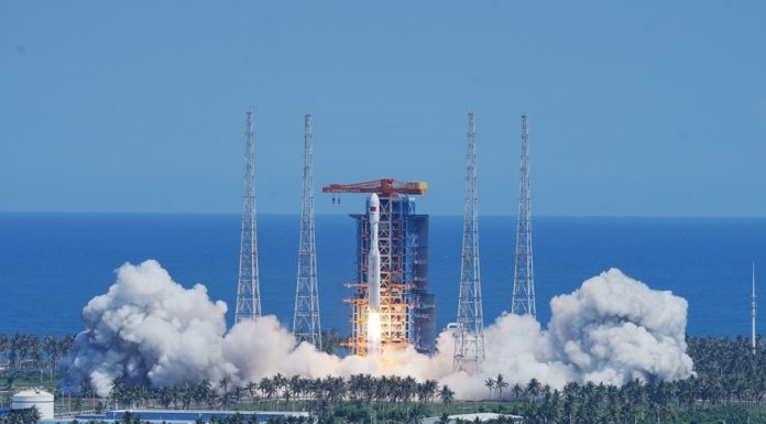 Cina: azienda tecnologica completa chiamate satellitari direct-to-cell