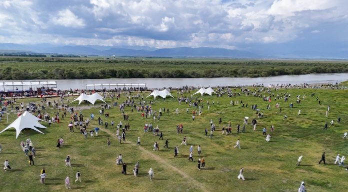 Cina: Xinjiang, a Zhaosu il festival del turismo culturale Tianma (2)